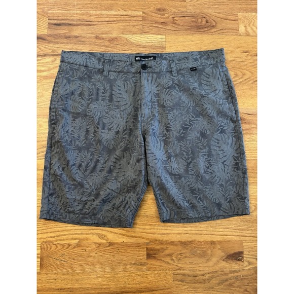 Travis Mathew Mens Performance Shorts‎ Size 40 Palm Leaf Golf Stretch Gray Black - Picture 2 of 7